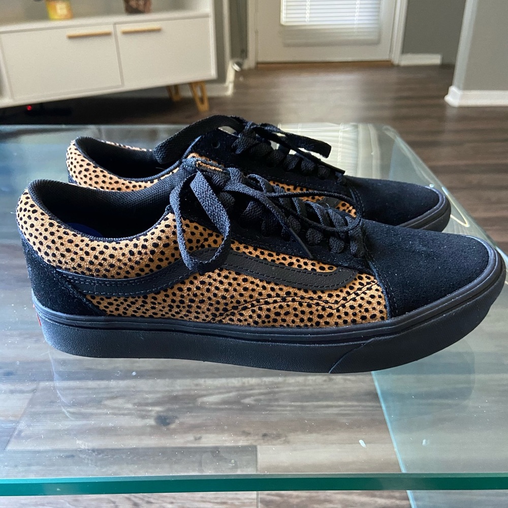 Vans Comfycush tiny cheetah old school low 8/9.5